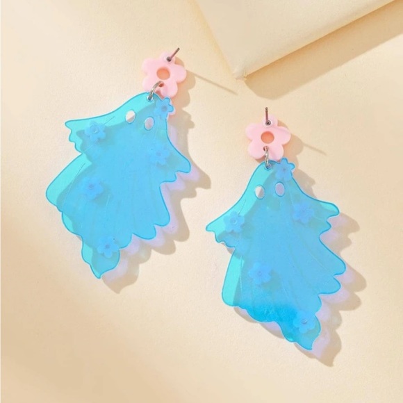 NWT Acrylic Floral Ghost Earrings - Picture 4 of 4